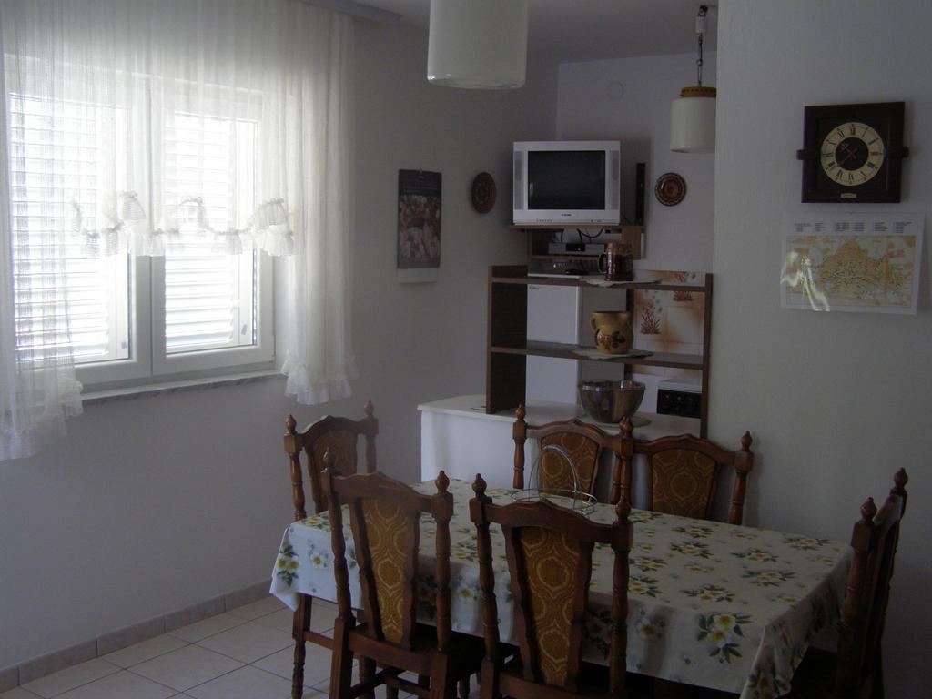 Apartments Rovis Tar-Vabriga Ngoại thất bức ảnh